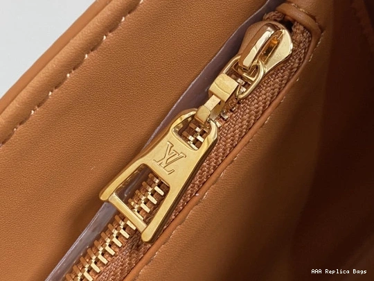 Aaa replica bags VUITTON LOUIS TWIST MM-23*17*9.5CM 0710
